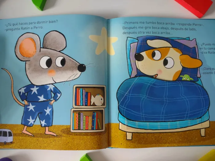 Foto del interior del cuento infantil "Puedo mirar en tu cama" ideal para niños a partir de 2 años