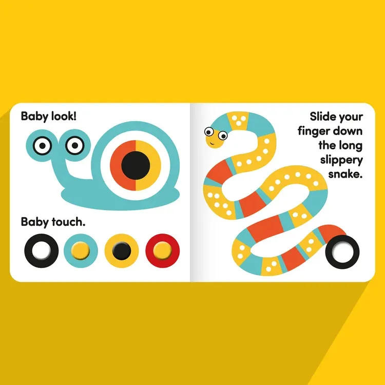 Interior del libro "Baby Look!! para trabajar en inglés la motricidad del bebé y sus primeras palabras