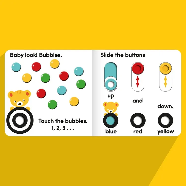 Página interior del libro “Baby Look!” que muestra ejemplos sobre cómo el bebé puede desarrollar la motricidad fina mientras aprende vocabulario en inglés 